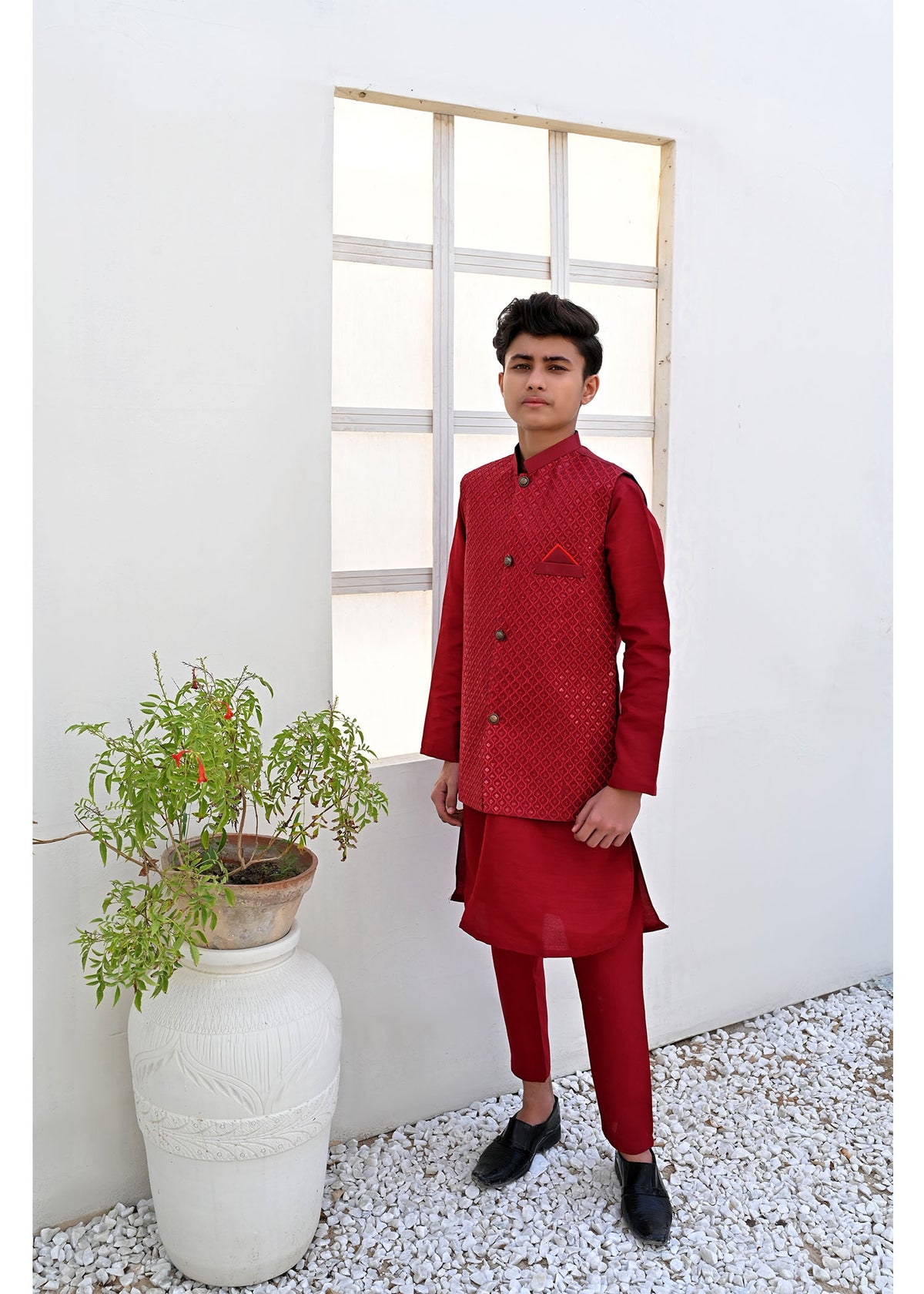 MAROON EMBROIDERED WAISTCOAT